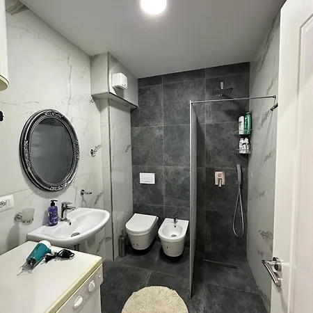 아파트 Bliss Bazaar 티라나